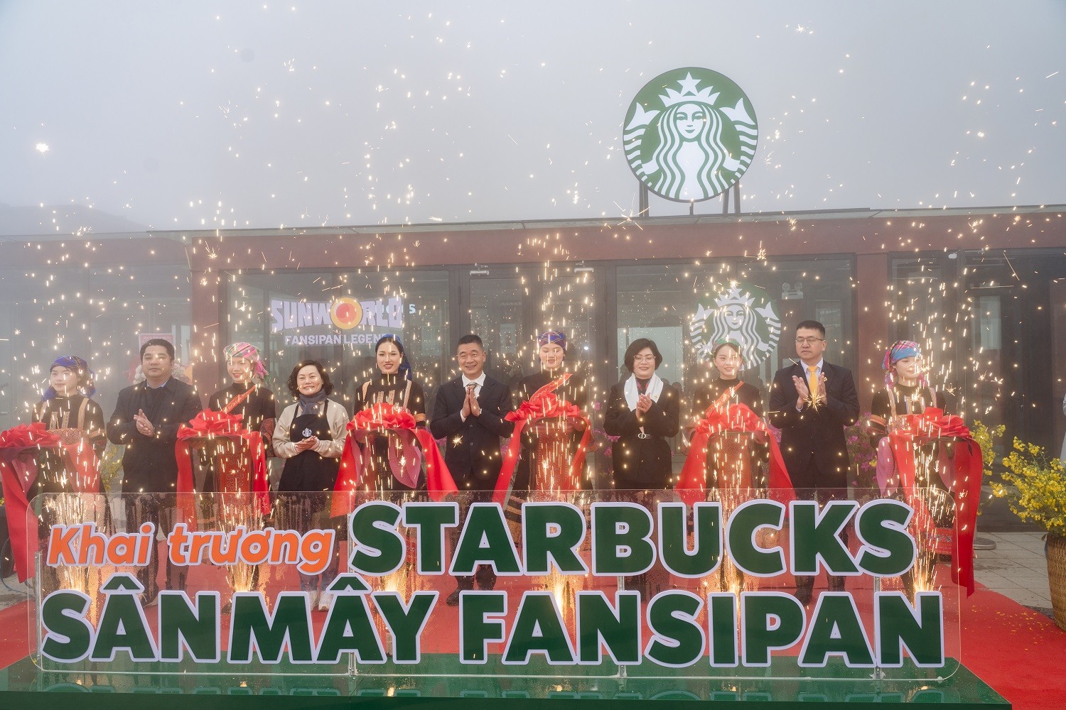 khai-truong-starbucks-fansipan-1773538770.jpg