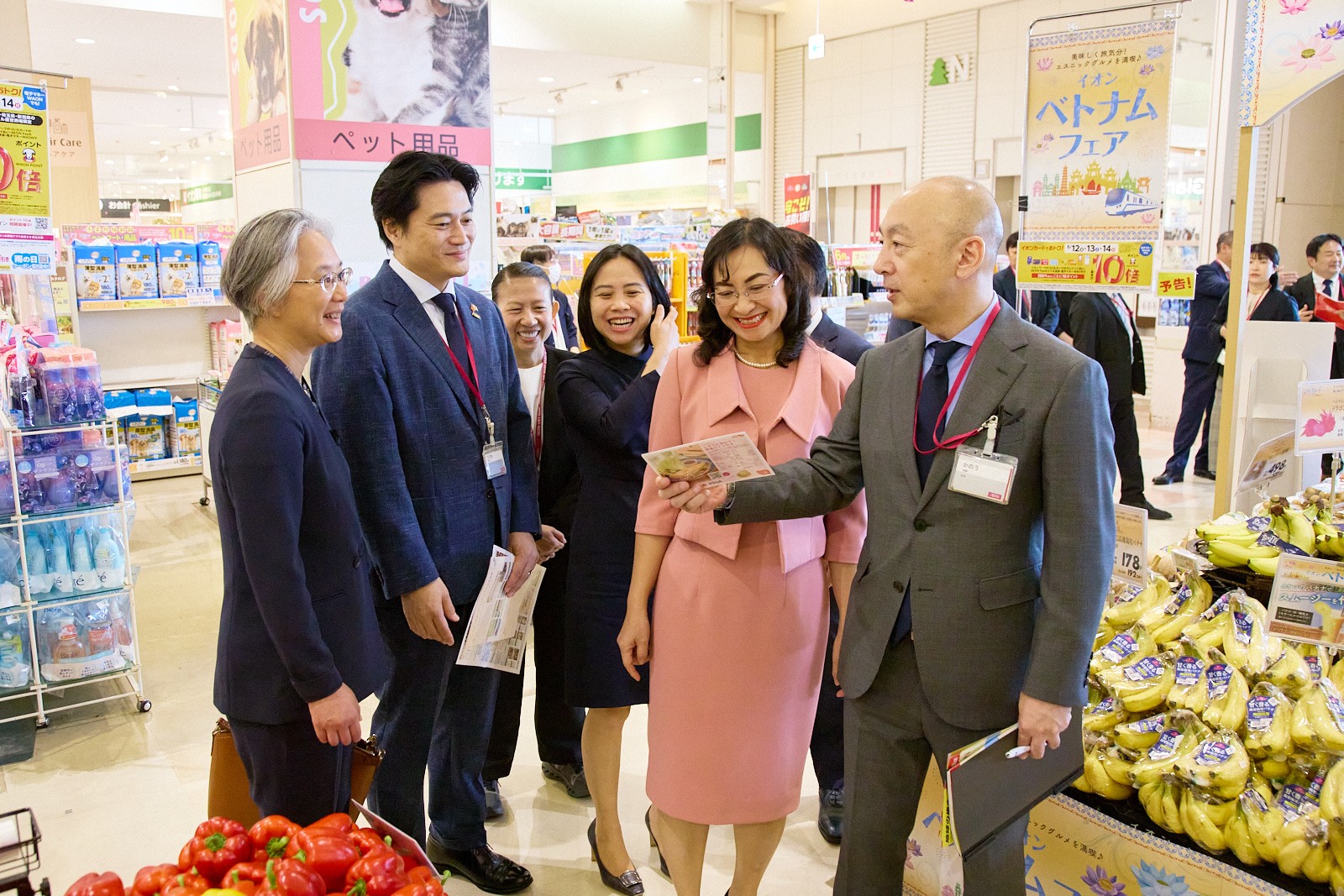 tuan-hang-viet-nam-tai-aeon-nhat-ban-1781314256.jpg