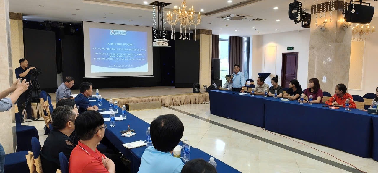 khoa-boi-duong-xay-dung-kich-ban-cho-video-da-phuong-tien-1782557913.jpg