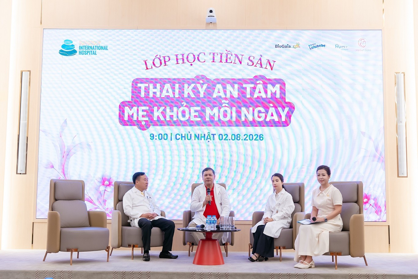 bac-si-tran-danh-cuong-lop-hoc-tien-san-1786082113.jpg
