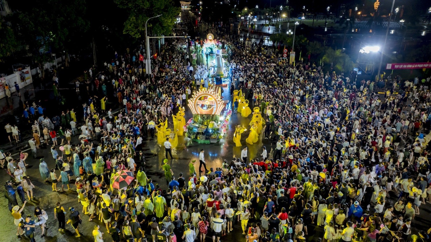 1carnival-nghe-an-2026-1787132806.jpg