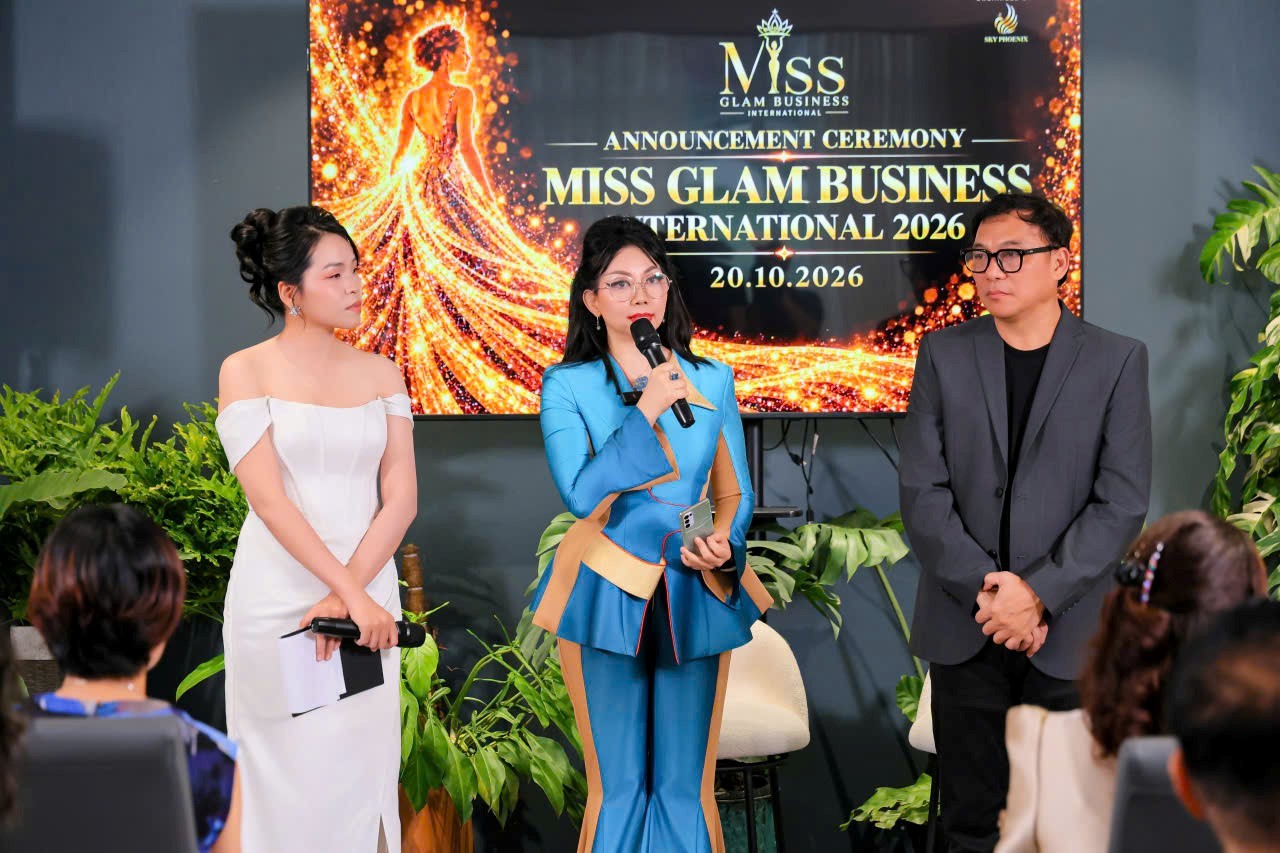 quynh-paris-va-dao-dien-diep-van-1792731617.jpg