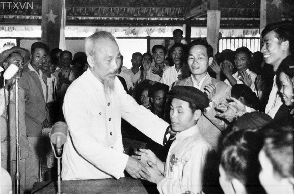 Nhà báo Vương Xuân Nguyên chia sẻ những tư liệu về tình cảm thiêng liêng của Bác Hồ với Thương binh Liệt sĩ!