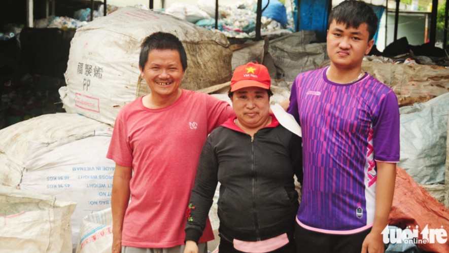 Niềm vui của người mẹ nhặt rác có con đỗ thủ khoa