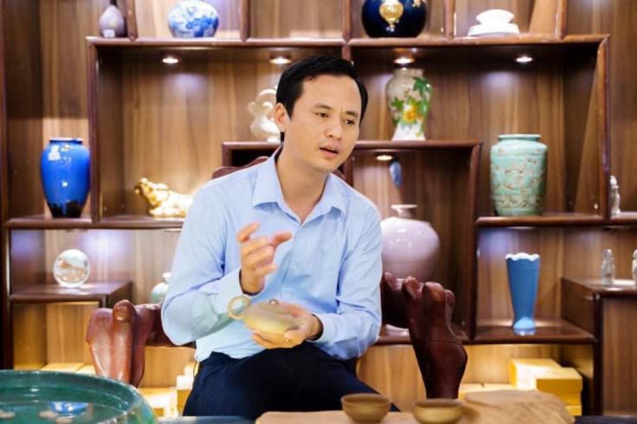 Artist Thành Gốm Việt cha đẻ của mô hình “Chợ đêm trên mây”