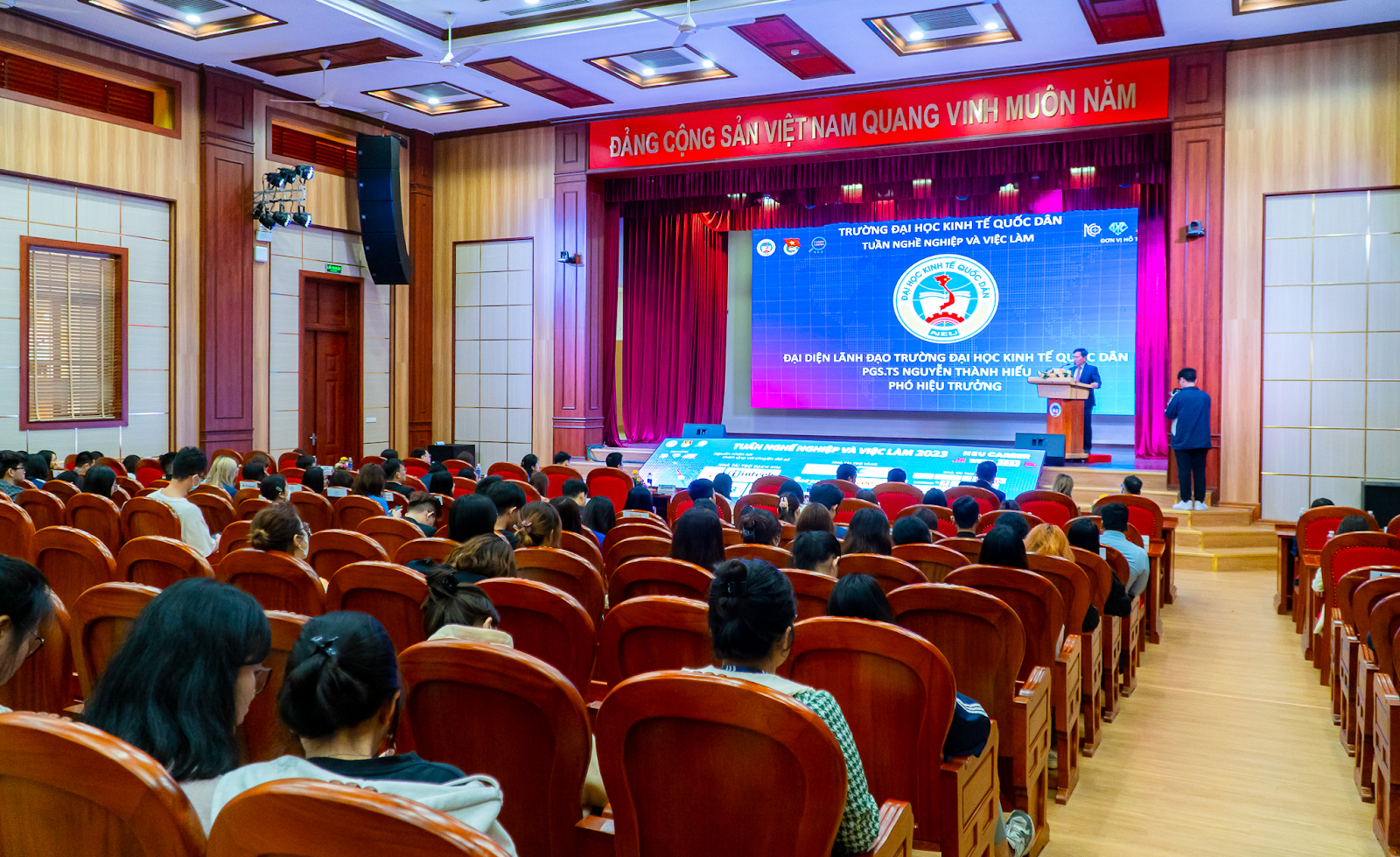 NEU Career Week 2024: Đón đầu cơ hội, dẫn lối thành công