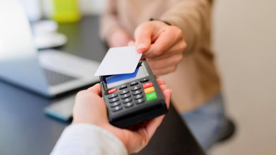 Vì sao thẻ tín dụng quốc tế được ưa chuộng hơn thẻ tín dụng nội địa?