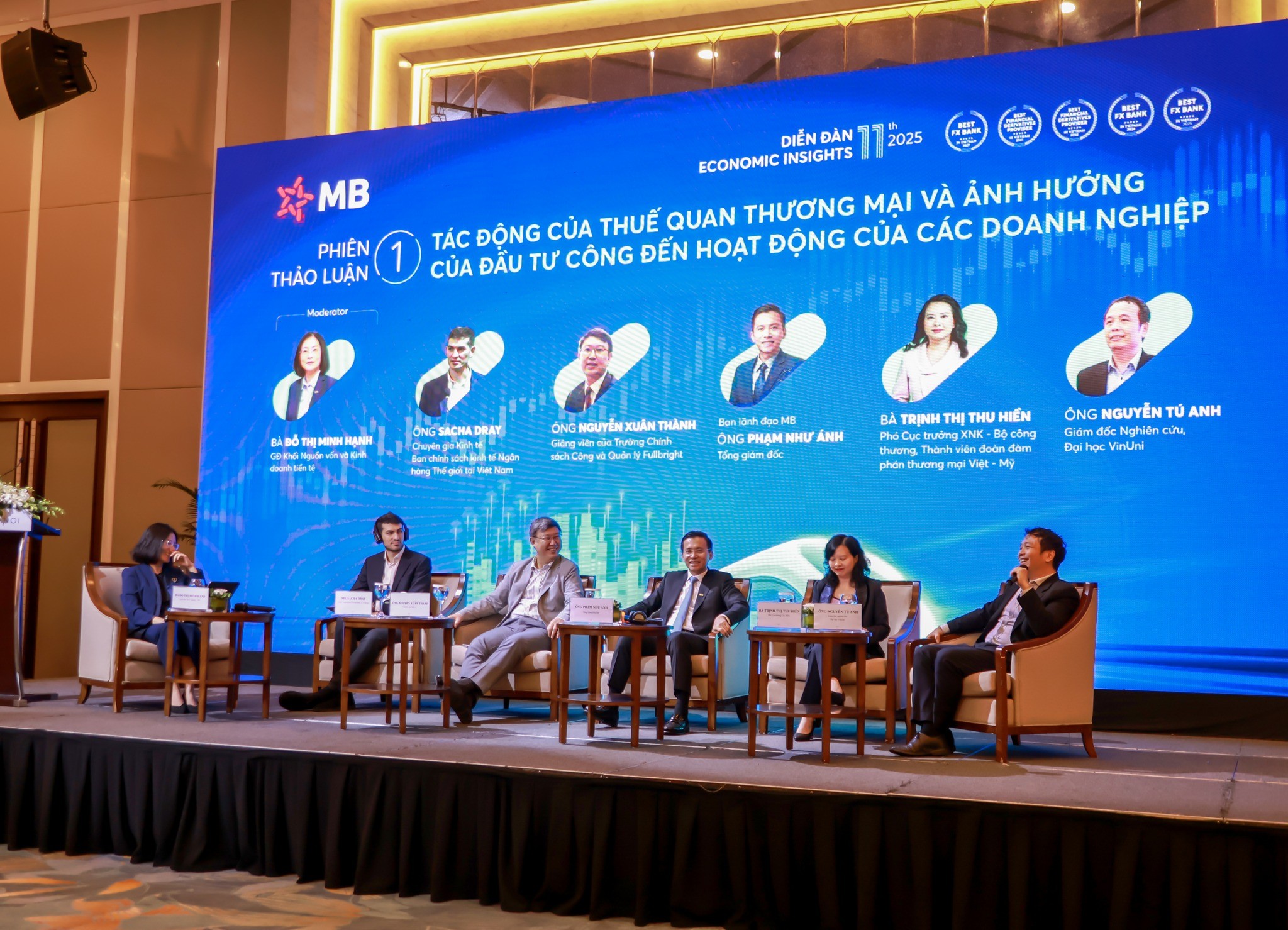 MB Economic Insights 2025: Từ dự báo kinh tế đến giải pháp giúp doanh nghiệp bứt phá năm 2026