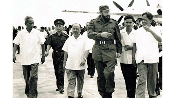 Chuyển thăm Việt Nam đầu tiên của Fidel Castro