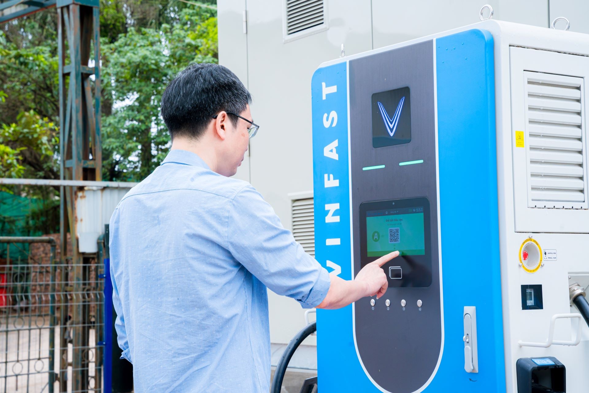 Bắt sóng xe điện sớm, chủ trạm sạc nhượng quyền chia sẻ cách đầu tư trăm tỷ “không lo lỗ” cùng V-Green