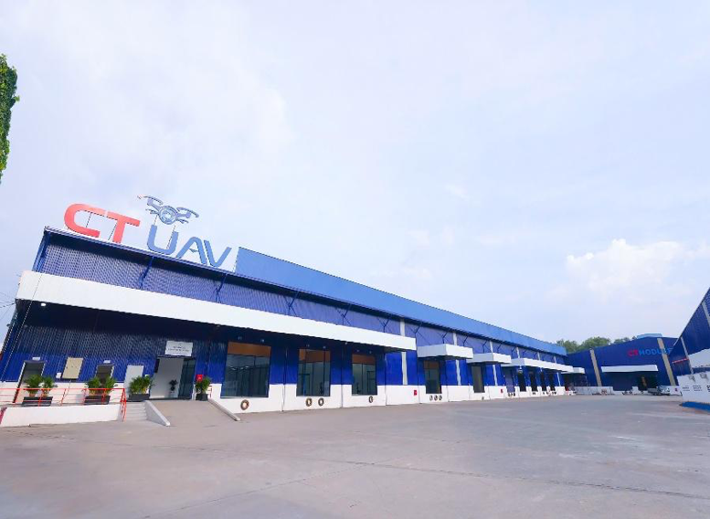 CT UAV – SỐC VỚI NHÀ MÁY ĐÚC COMPOSITE TỰ TIẾN HÓA