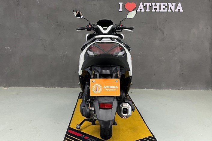 Tin xe hot 22/9: Ra mắt ‘cơn ác mộng của Honda Vision’ giá 26 triệu đồng, trang bị ăn đứt cả SH Mode