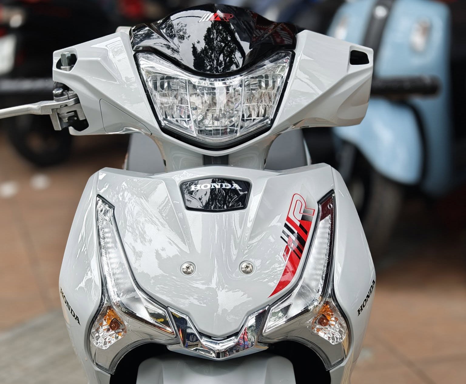 Tin xe 1/10: ‘Vua xe số’ mới của Honda đã về đại lý Việt, dễ gây sốt vì đẹp hơn Wave Alpha và Future