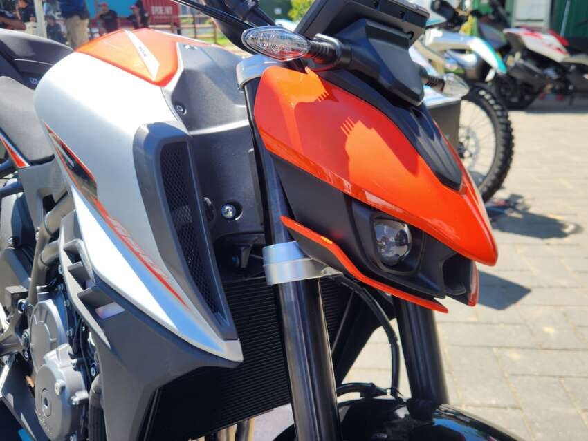 Ra mắt ‘ông hoàng côn tay’ 443cc mạnh lấn át Exciter, có ABS 2 kênh vượt trội Winner R, giá cực rẻ