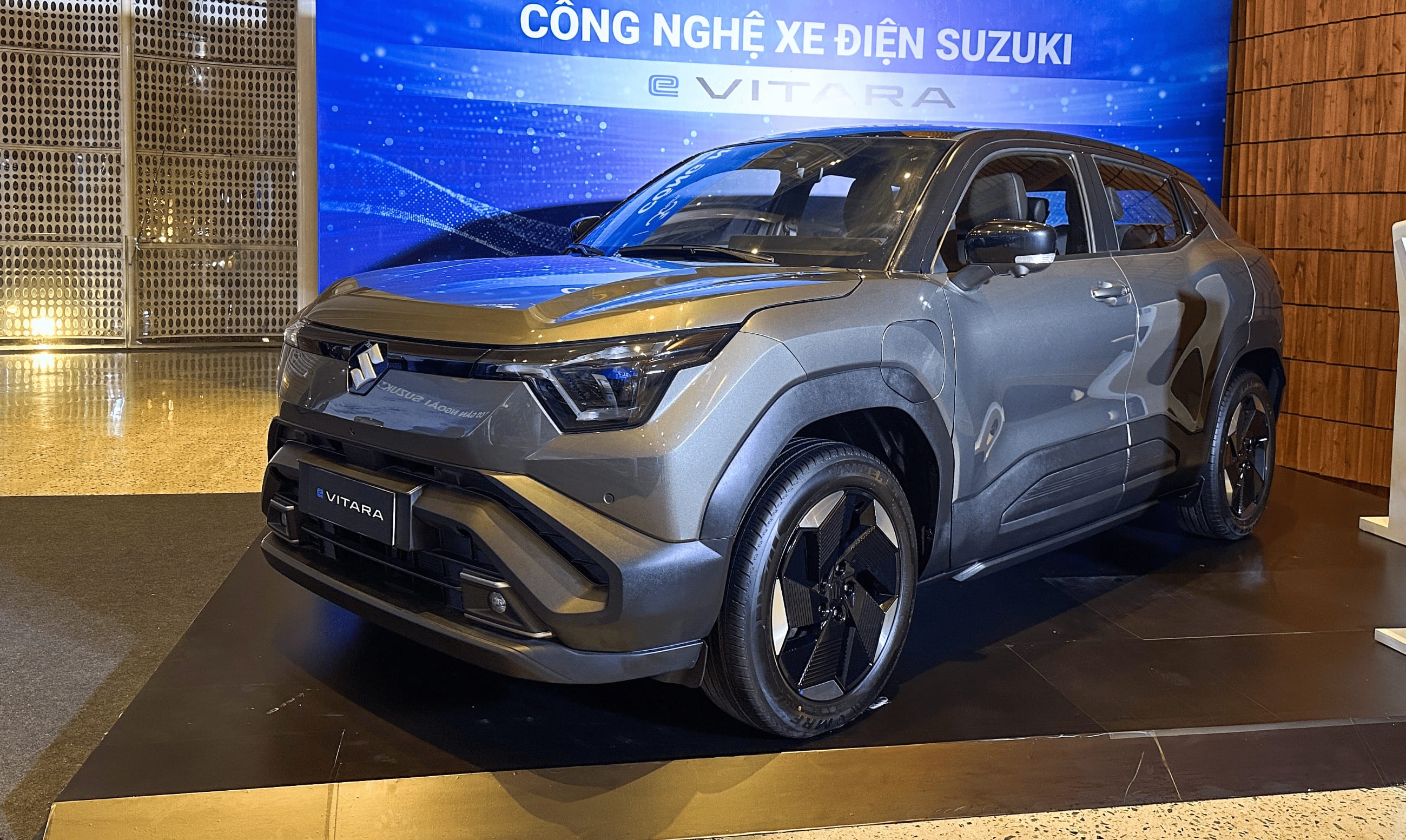 Suzuki e Vitara ra mắt Việt Nam: CUV điện 428 km, đối thủ mới của BYD Atto 3