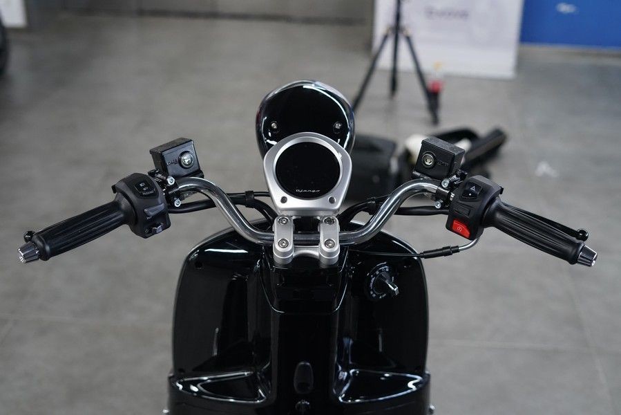 Tin xe 22/10: ‘Khắc tinh’ của Honda SH Mode chính thức trình làng với giá rẻ, có ABS kênh đôi và TCS