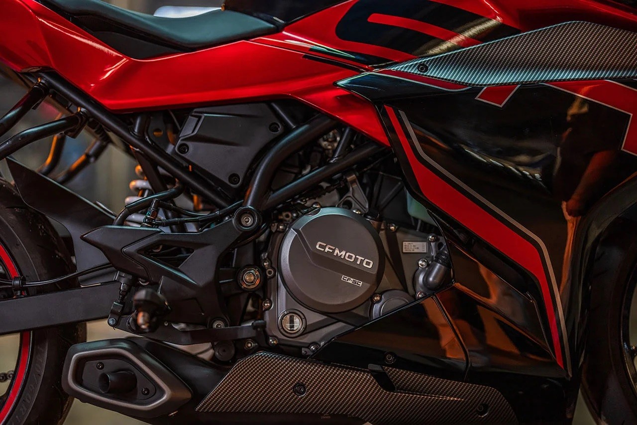 Tin xe 26/10: Ra mắt ‘vua côn tay’ mới giá 54 triệu đồng, có ABS kênh đôi át vía Exciter và Winner R