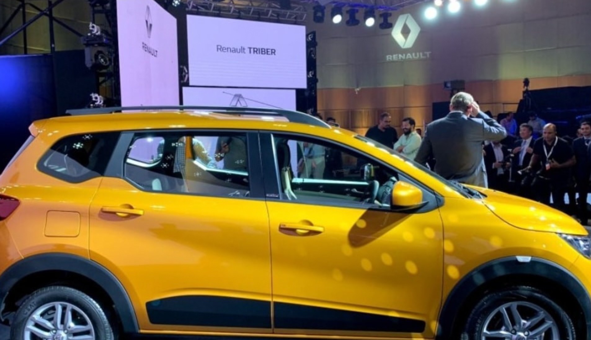 MPV 7 chỗ giá chỉ 168 triệu đồng: Xe quốc dân mới, tiết kiệm xăng, rẻ ngang Honda SH