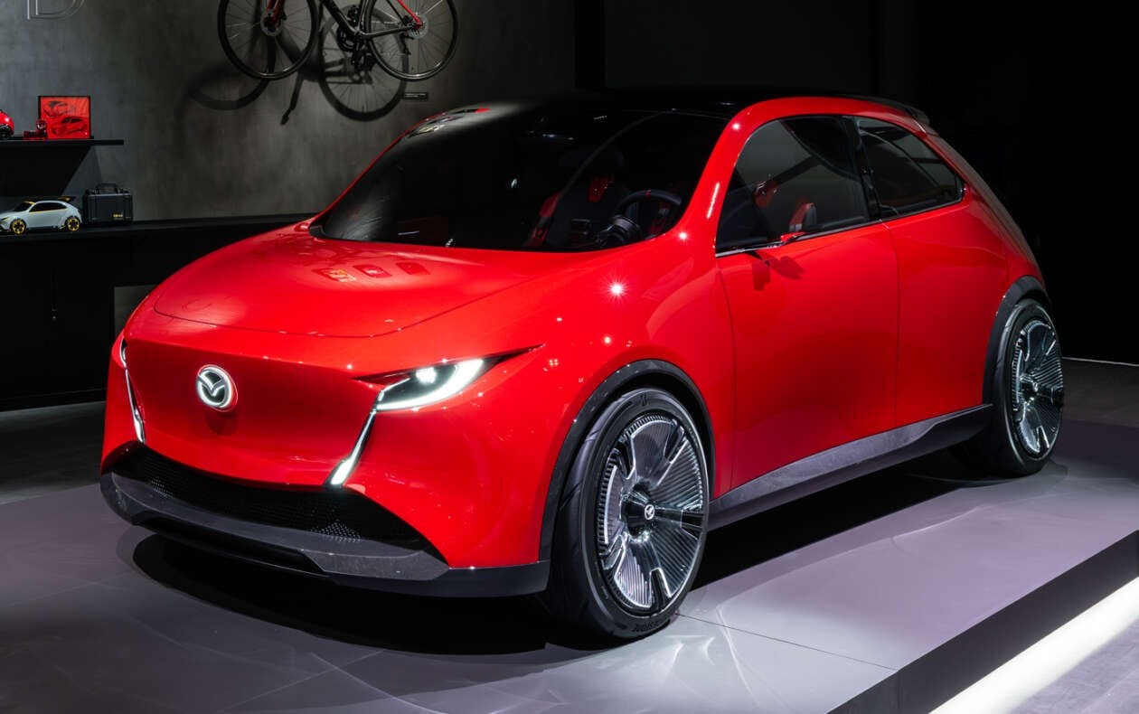 Lộ diện Mazda Vision X-Compact: 'Truyền nhân' của Mazda 2 gây sốt với thiết kế độc lạ chưa từng có