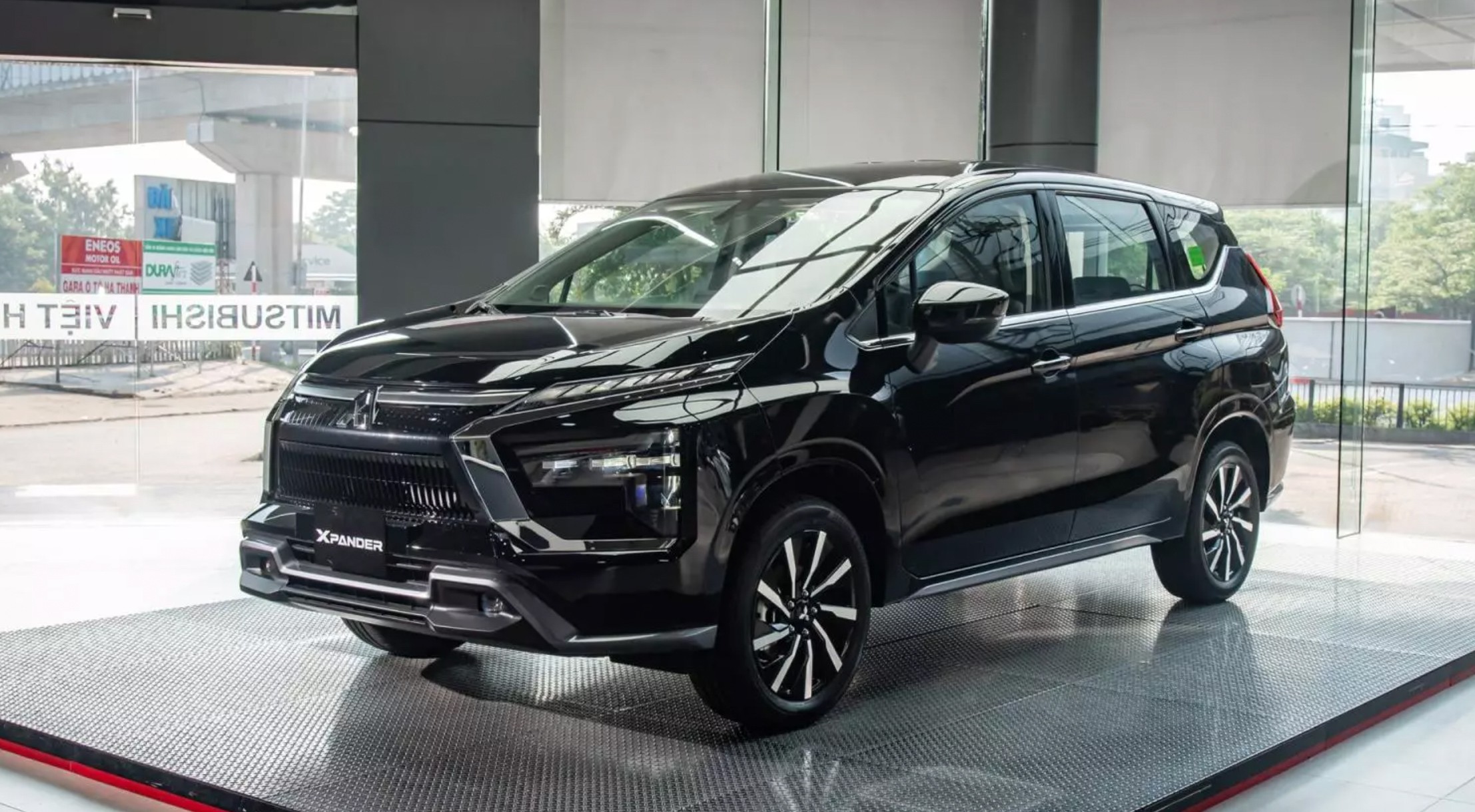 Mitsubishi Xpander ‘chạm đáy’ giá dưới 500 triệu, dân chạy dịch vụ rần rần xuống tiền