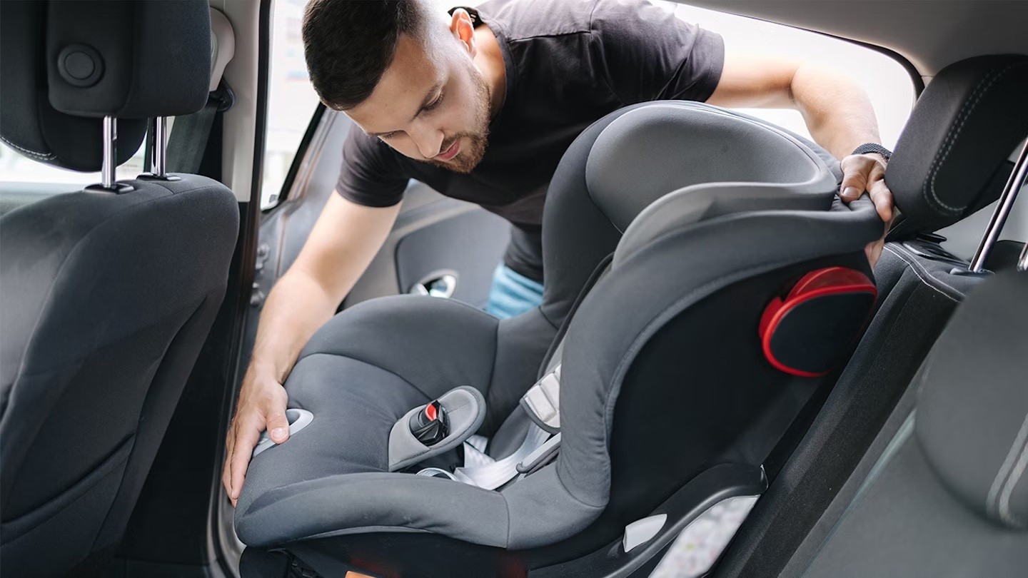 Bảo vệ trẻ trên ô tô: Quy định đáng hoan nghênh nhưng không dễ thực hiện