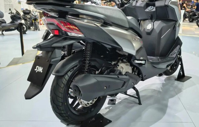 Tin xe hot 13/11: ‘Khắc tinh của Honda SH’ ra mắt với thiết kế hầm hố, trang bị tối tân, giá hấp dẫn