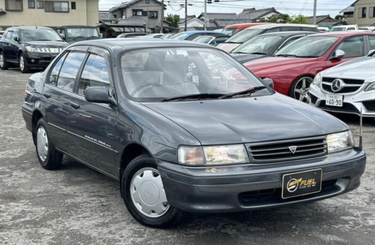 Xe Toyota 33 năm tuổi giá 18 triệu vẫn chạy 'ngon': Cộng đồng sốc vì độ bền khó tin