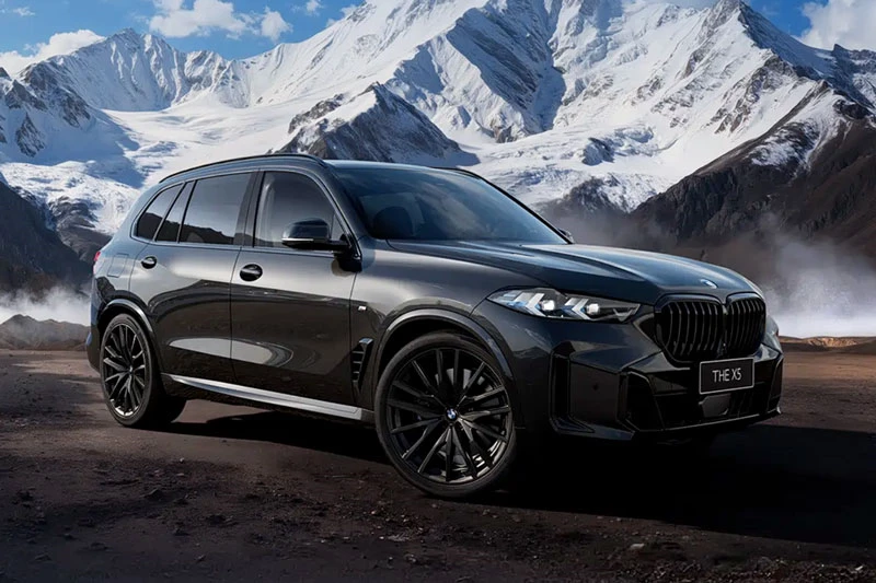 BMW X5 ‘thay áo’ với màu đen huyền bí: SUV thể thao 381 mã lực, nội thất tiện nghi, ngập cộng nghệ