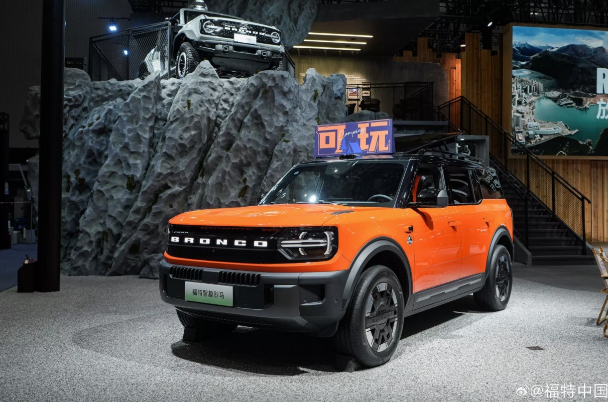 Ford Bronco bản EV trình làng: Rẻ bất ngờ, đi 650 km chỉ với một lần sạc