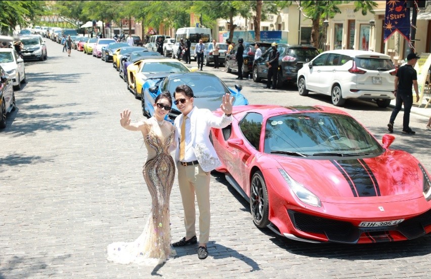 Bộ đôi siêu xe trăm tỷ 'vuột khỏi tay' Hoàng Kim Khánh, lỡ hẹn về Việt Nam