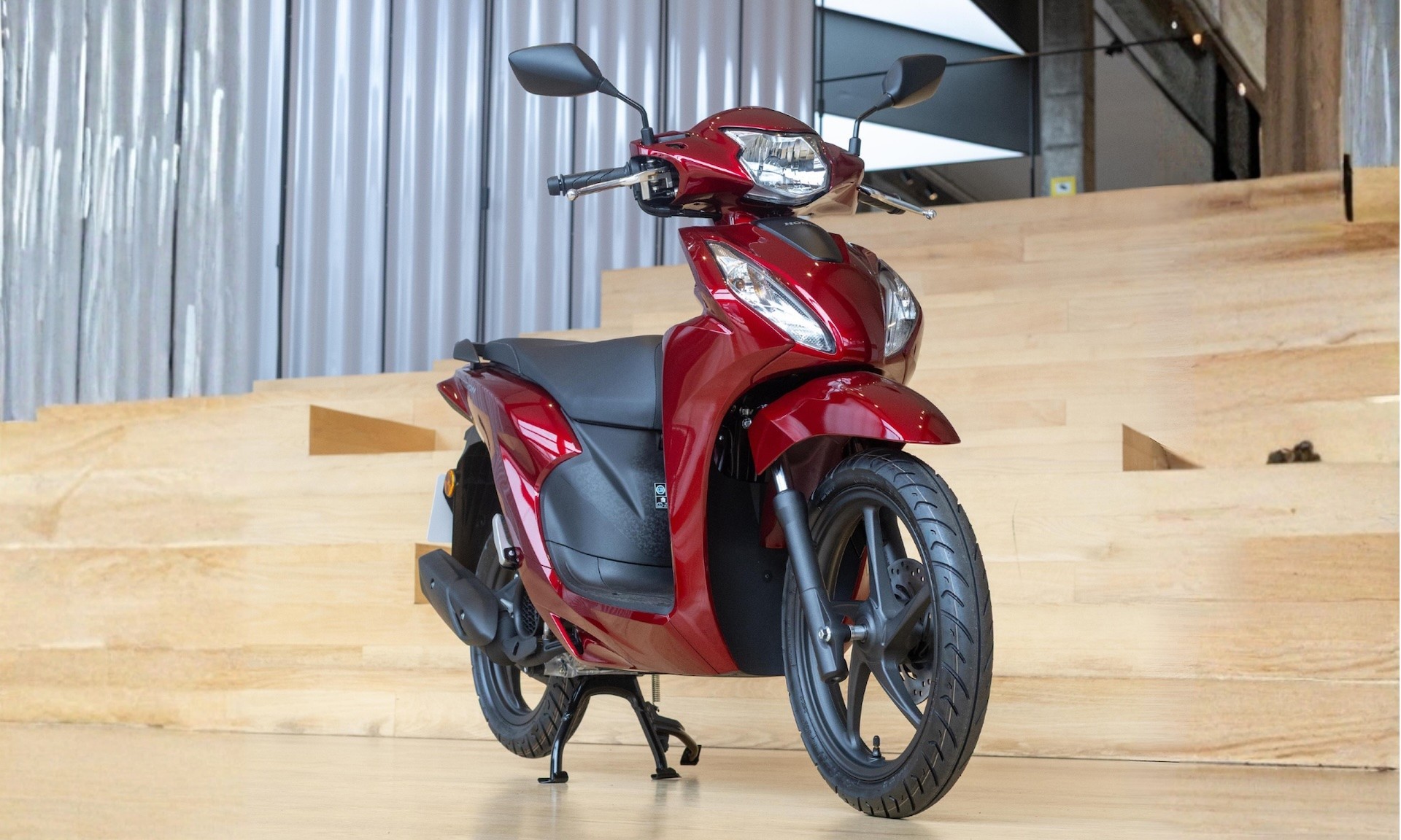 Tin xe trưa 2/12: ‘Tiểu SH’ Honda Vision ra mắt phiên bản mới giá hấp dẫn, thiết kế đẹp không tì vết