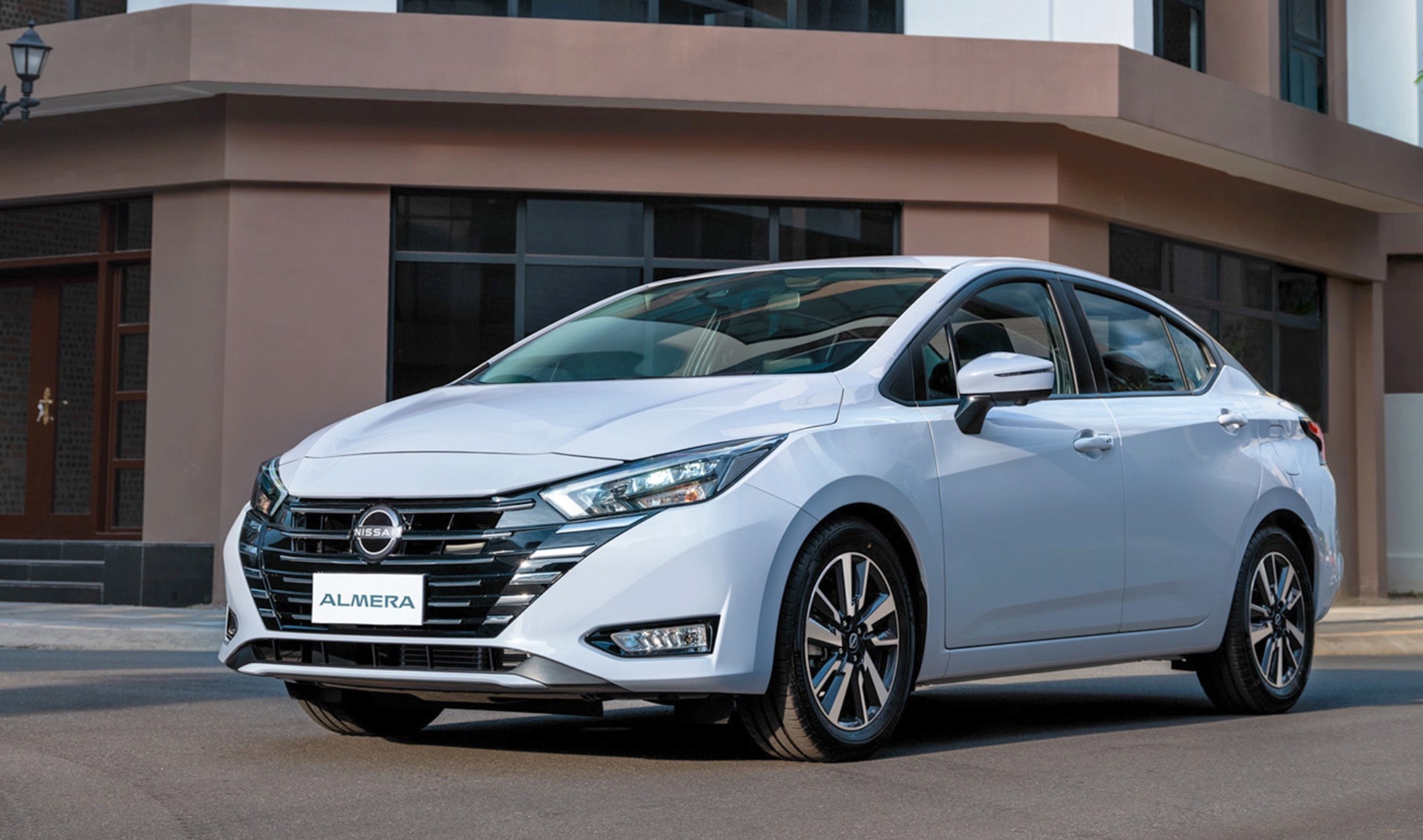 Giá ô tô Nissan mới nhất tháng 12/2025: Nhiều lựa chọn hấp dẫn cho khách Việt