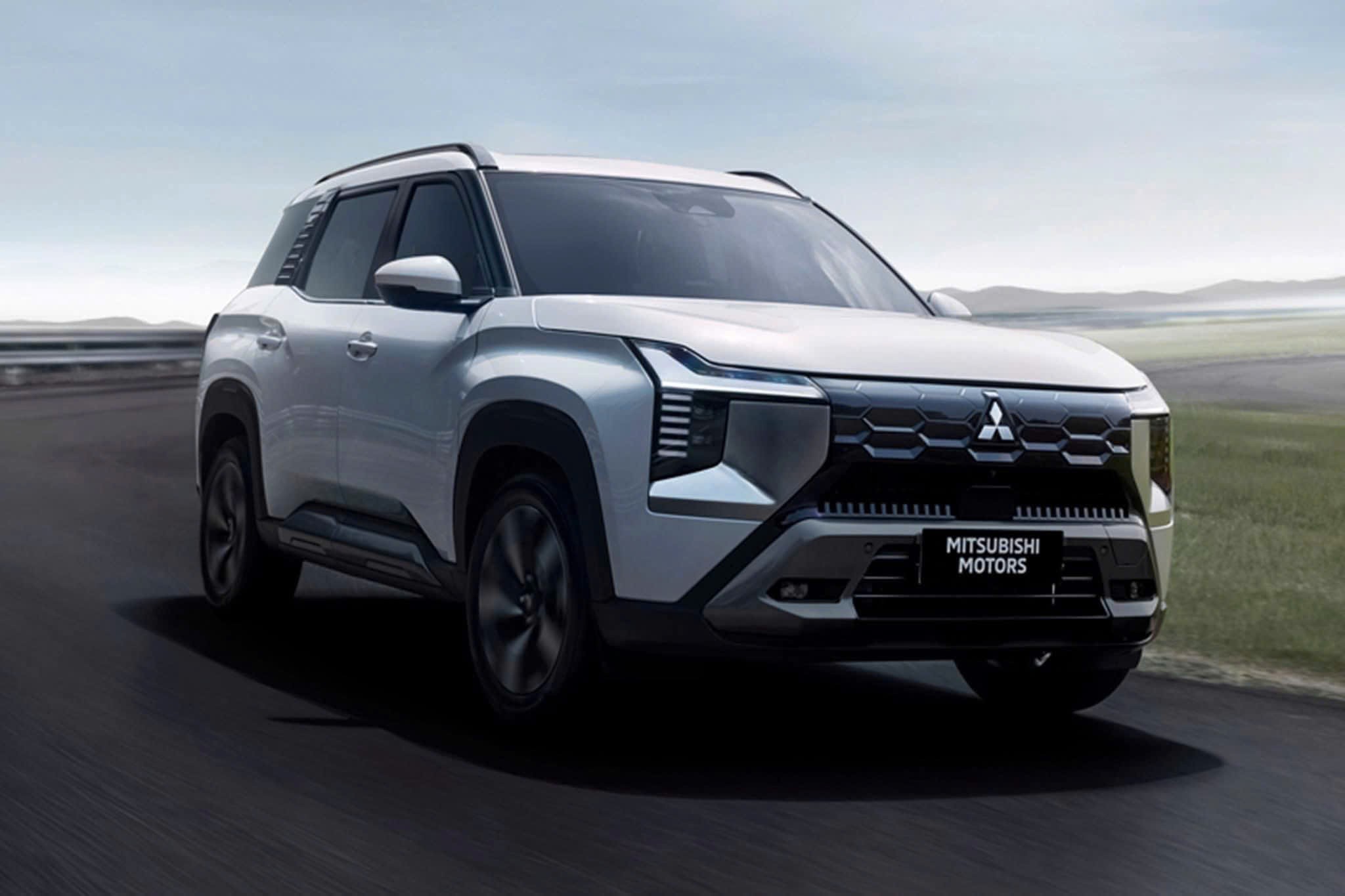 Có 700 triệu trong tay, chọn xe 7 chỗ nào cho hợp lý?