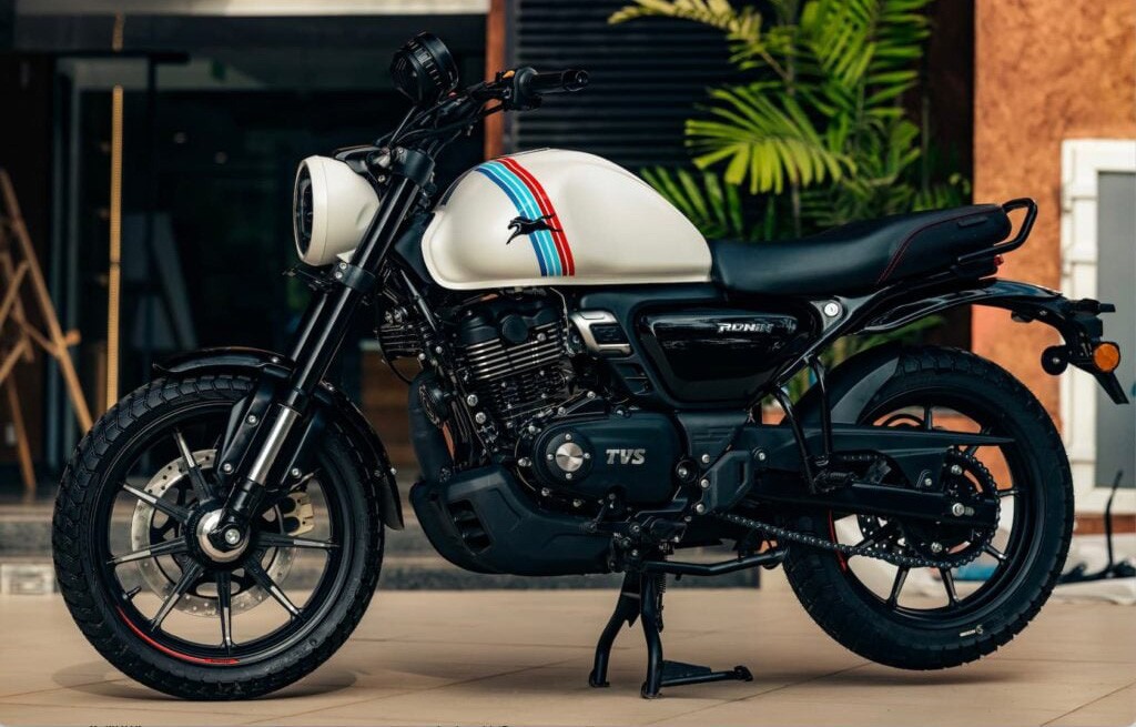 ‘Vua côn tay’ 225cc mới ra mắt giá 33 triệu đồng, có phanh ABS như Yamaha Exciter và Honda Winner R