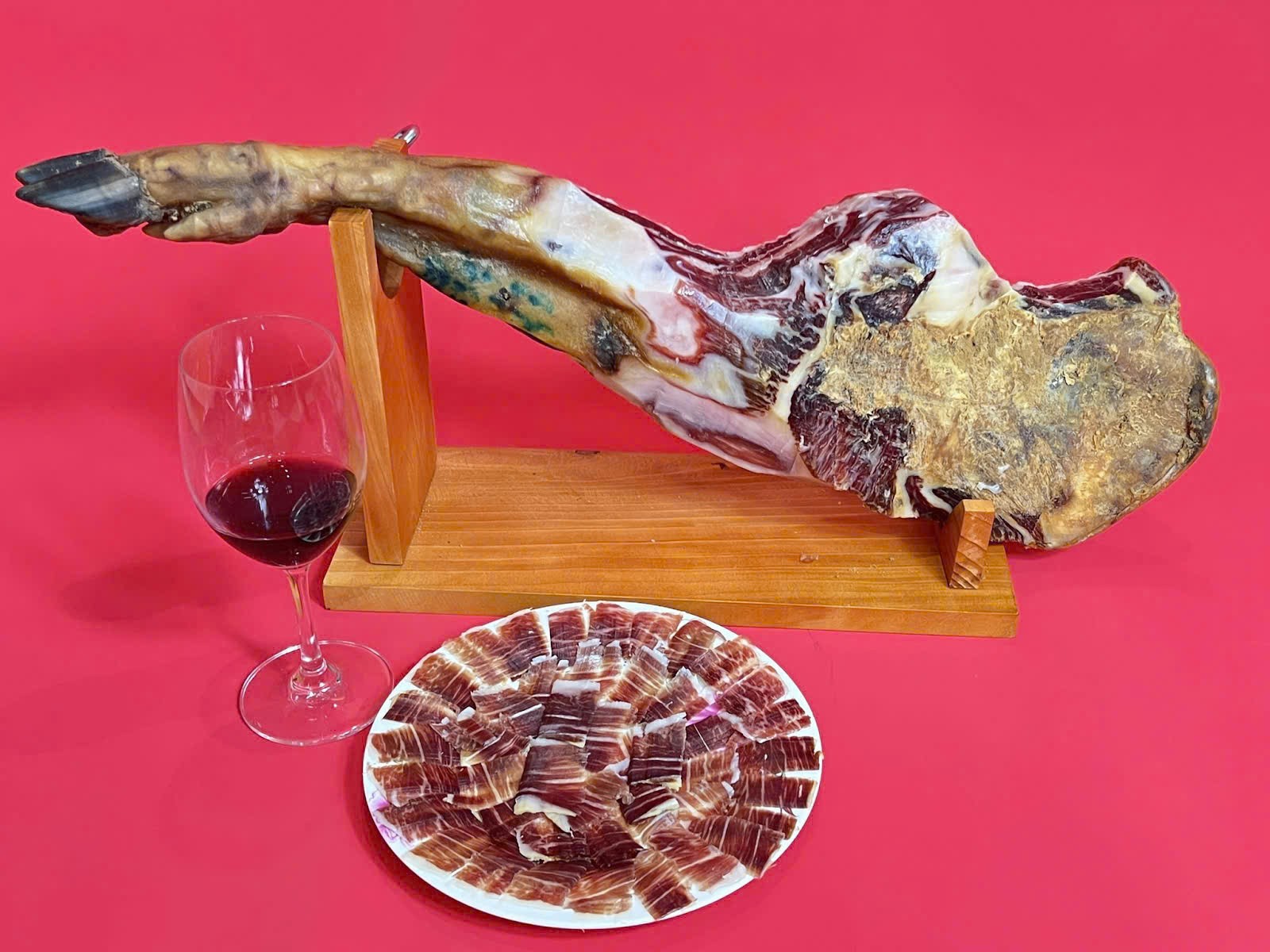 Hành trình TomiMarkets mang tinh hoa ẩm thực Tây Ban Nha và Châu Âu lên bàn tiệc gia đình Việt