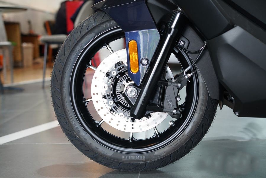 Tin xe hot 25/12: ‘Vua xe ga’ 349cc mới ra mắt với giá cực rẻ, trang bị xịn sò ‘át vía’ cả Honda SH