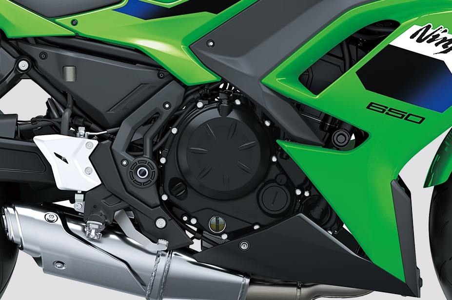 ‘Vua côn tay’ mới của Nhật ra mắt với giá rẻ, sức mạnh vượt trội cả Yamaha Exciter và Honda Winner R