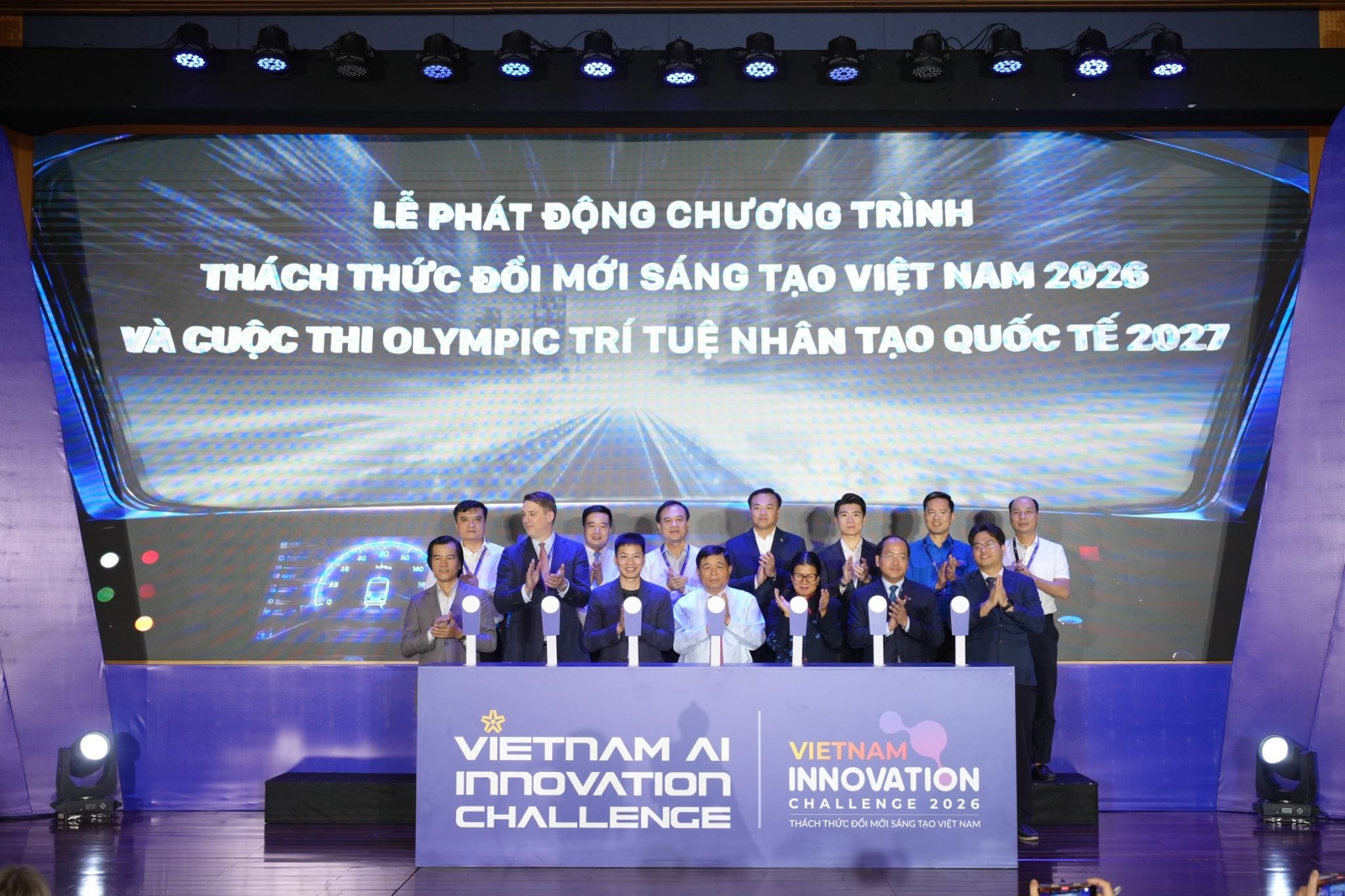 FPT mở hạ tầng AI, hỗ trợ thế hệ trẻ làm chủ công nghệ Make in Vietnam