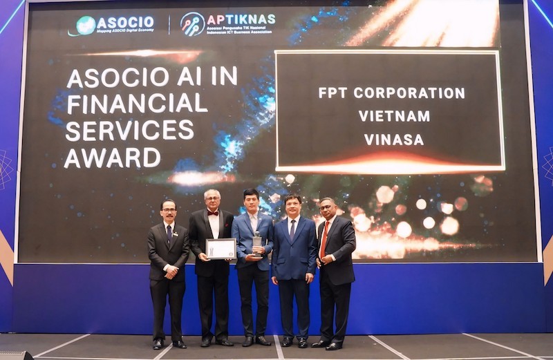 fpt-duoc-vinh-danh-o-hang-muc-ai-trong-dich-vu-tai-chinh-1791344555.jpeg