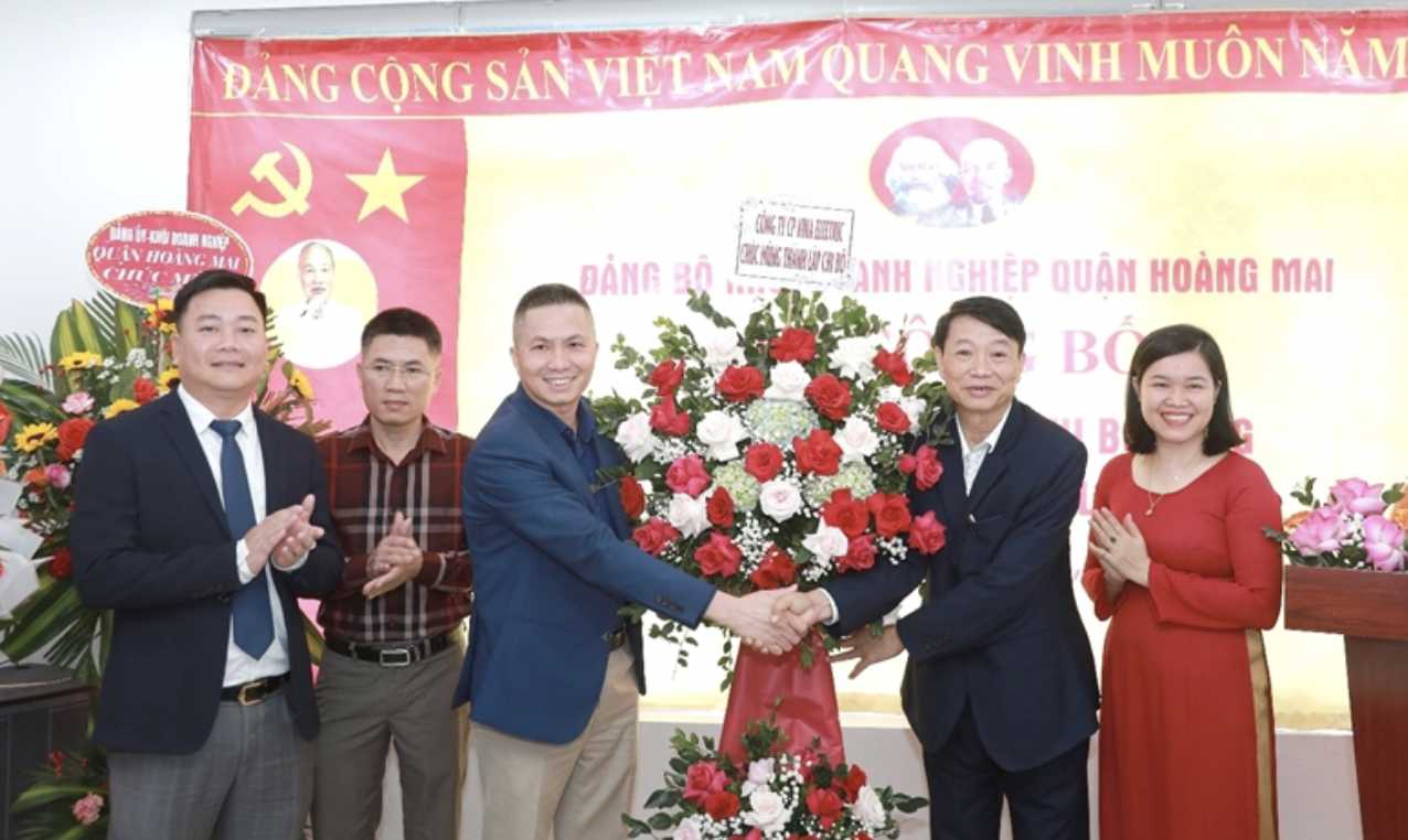 Hoàng Mai: Thành lập thêm một chi bộ doanh nghiệp ngoài quốc doanh