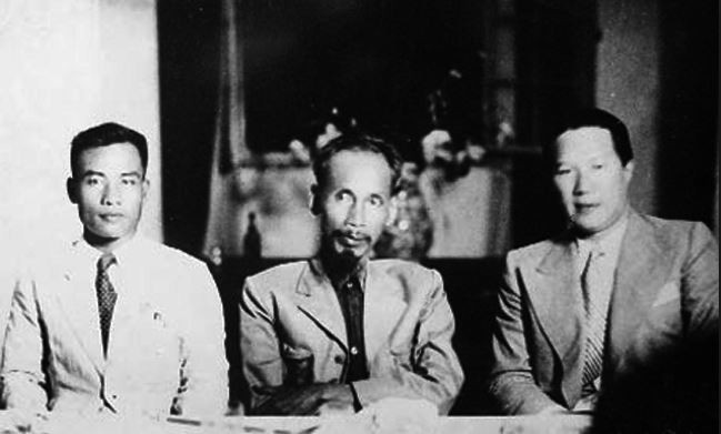 Chủ tịch Hồ Chí Minh và Cố vấn Vĩnh Thuỵ