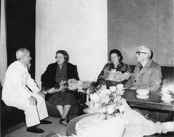 Nghĩa tình sâu nặng