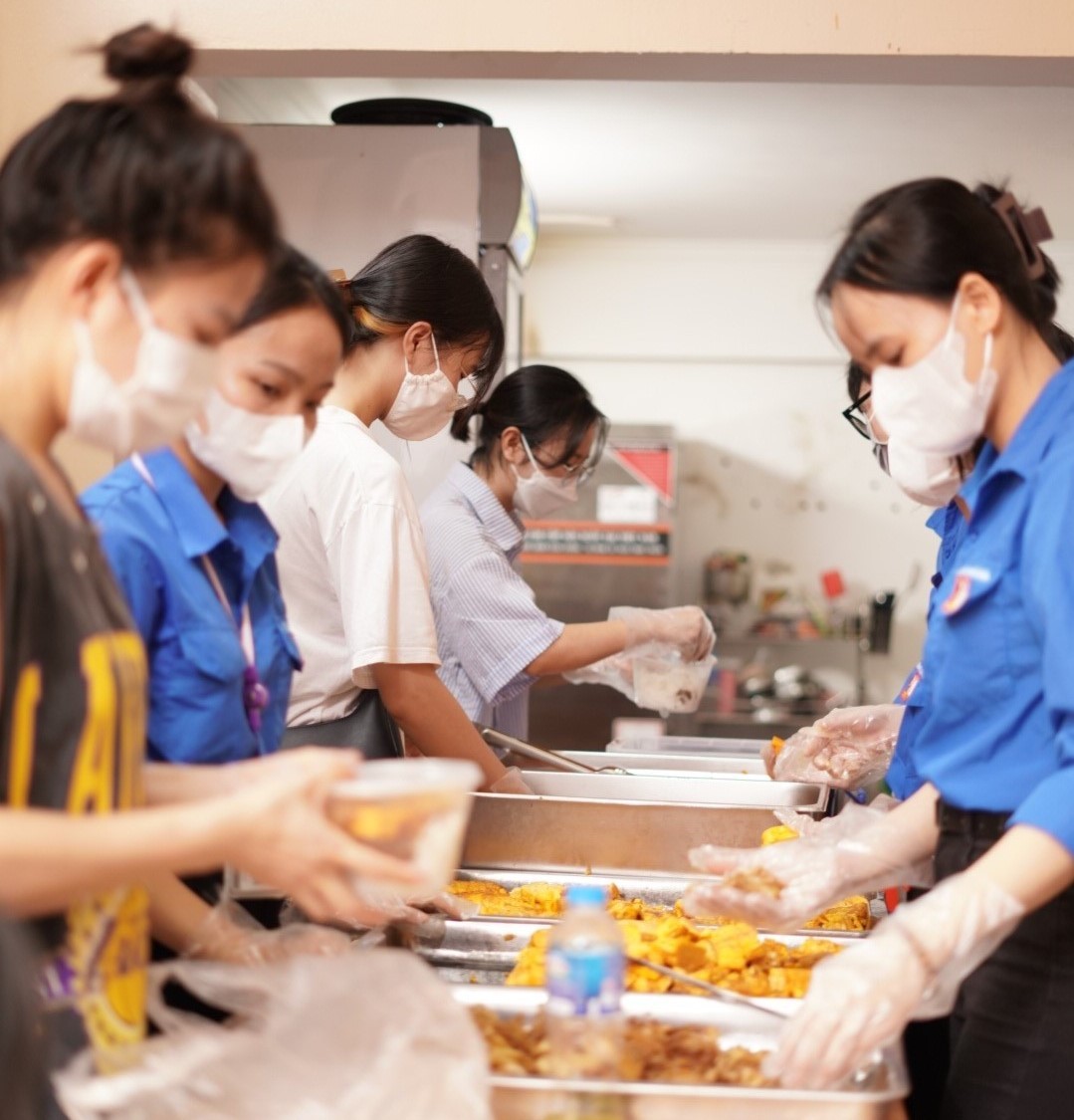 Ấm lòng những bữa ăn thiện nguyện “An Vui”
