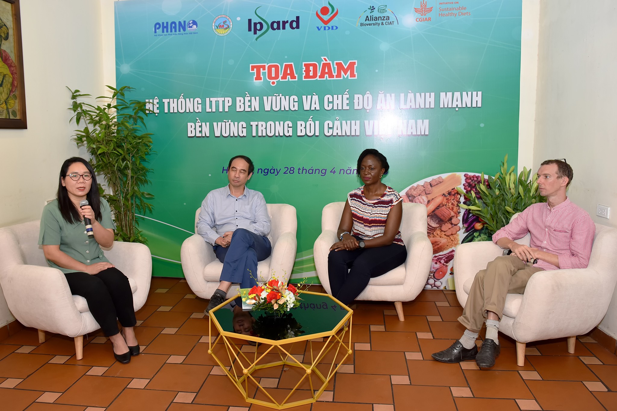 Tiến tới hệ thống lương thực thực phẩm minh bạch, trách nhiệm và bền vững