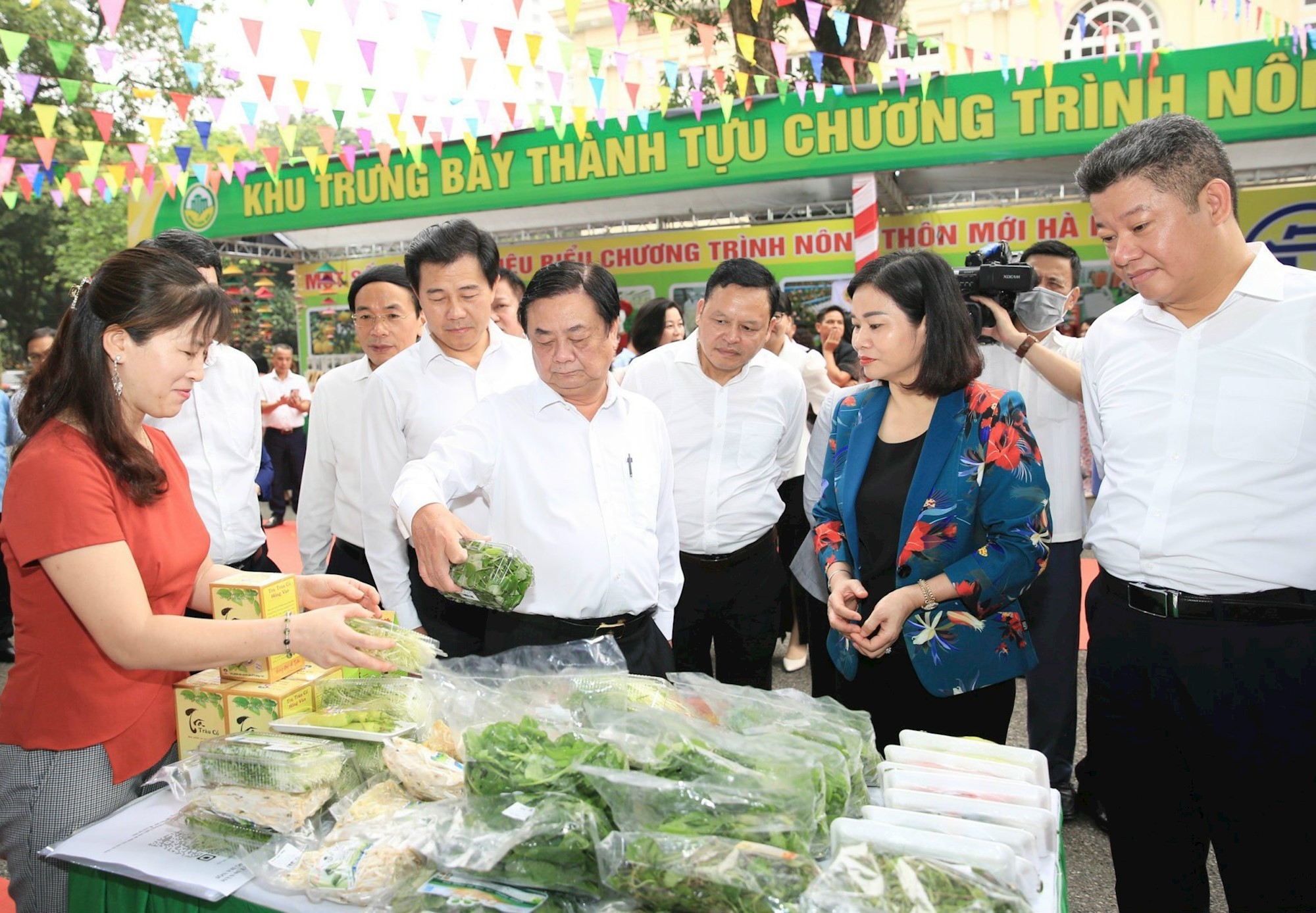 Bộ trưởng Lê Minh Hoan: "Mỗi khi có dịp, hãy về với nông thôn..."