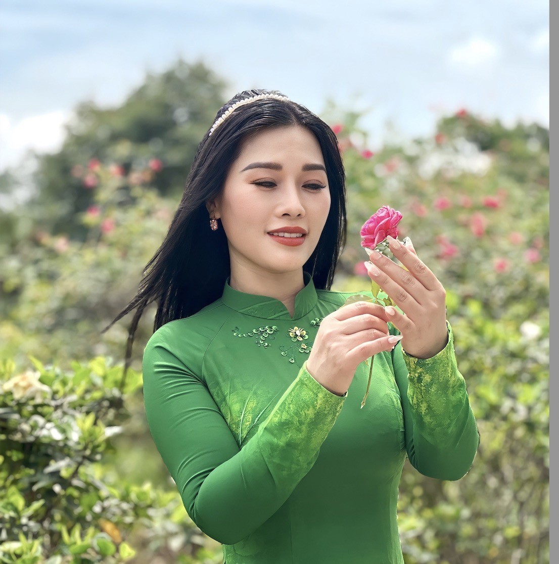Ca khúc “Nơi Tình Người Lan Xa”