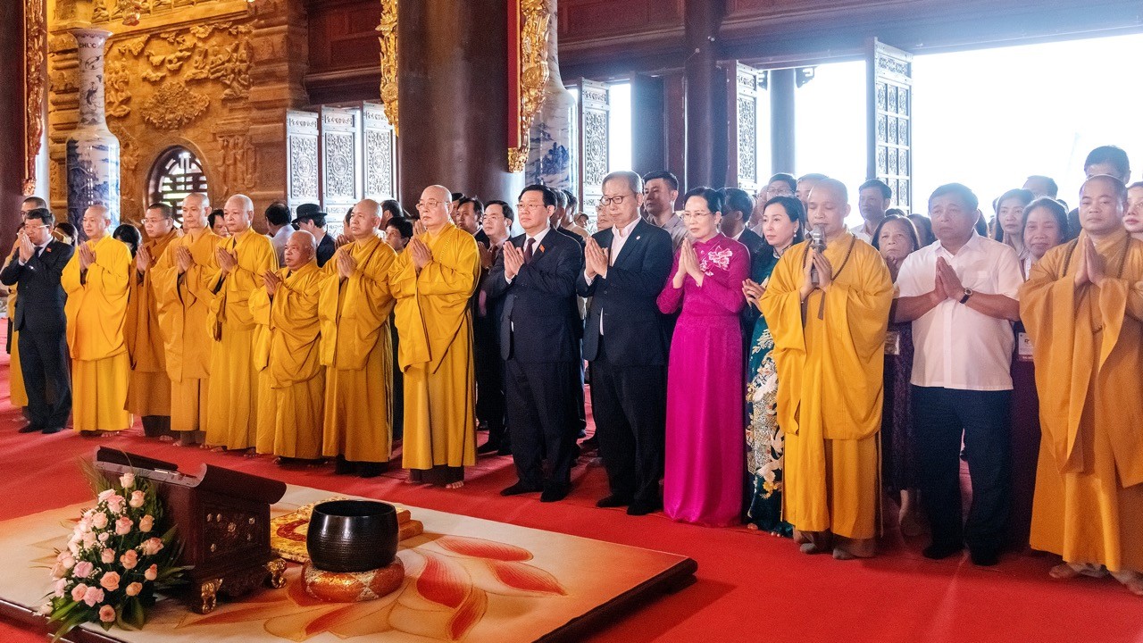PHOTO: Chủ tịch Quốc Hội Vương Đình Huệ tham dự Tuần Văn hóa - Du lịch Hà Nam
