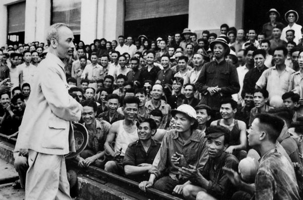 Chuyển hoá tư tưởng Hồ Chí Minh về nền dân chủ cộng hoà vào đời sống