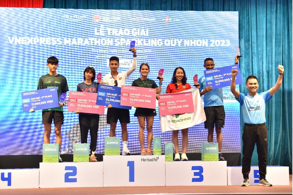 Herbalife Việt Nam tiếp tục khuyến khích lối sống năng động lành mạnh thông qua tài trợ dinh dưỡng cho giải chạy VnExpress Marathon Sparkling Quy Nhơn 2023