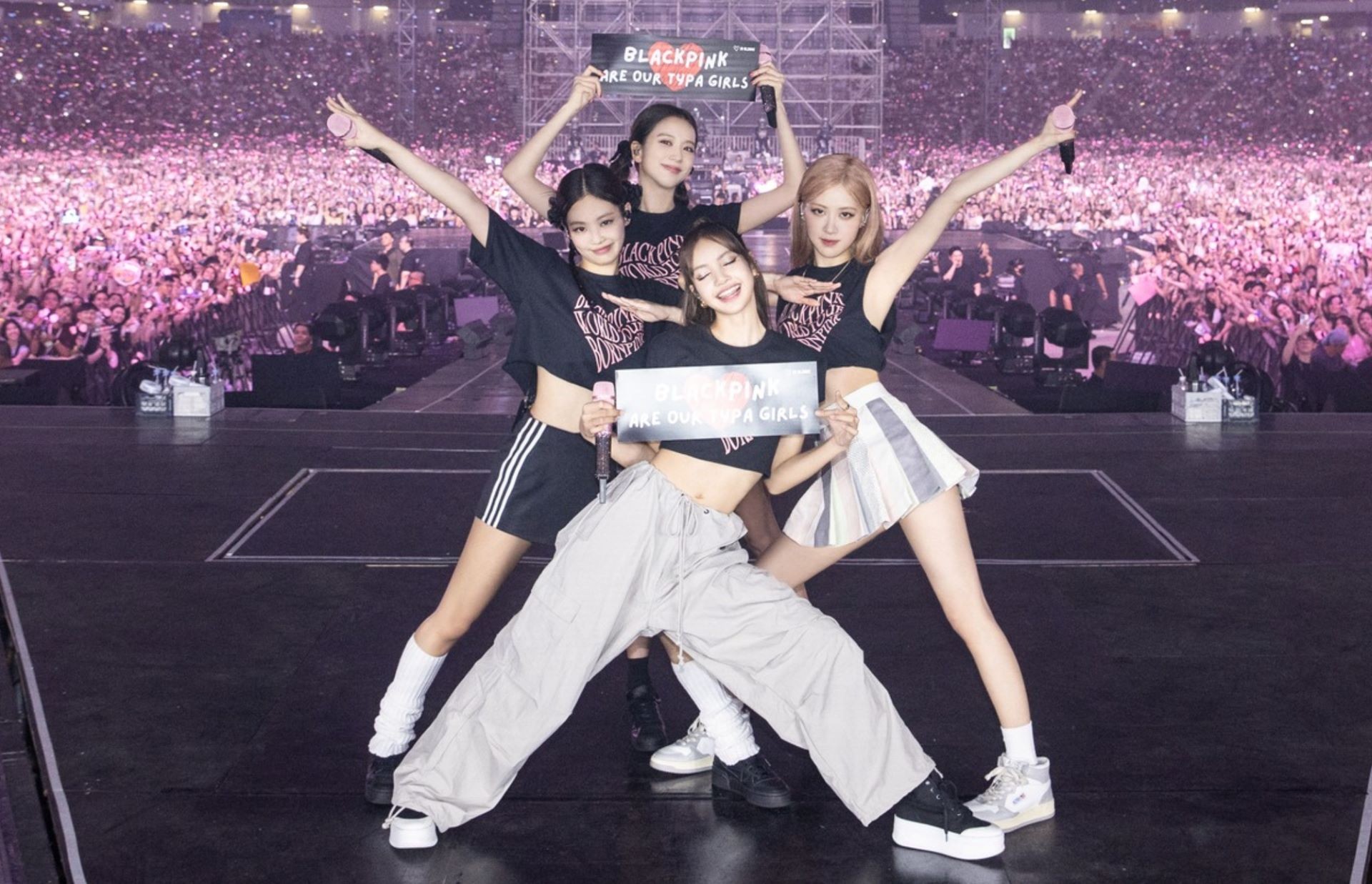 Sở Văn hóa và Thể thao Hà Nội duyệt danh mục biểu diễn của BLACKPINK tại Việt Nam